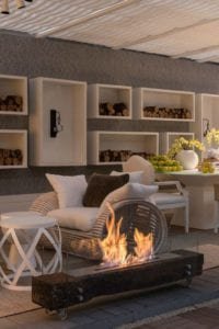 Sala de estar com lareira para aquecer no inverno