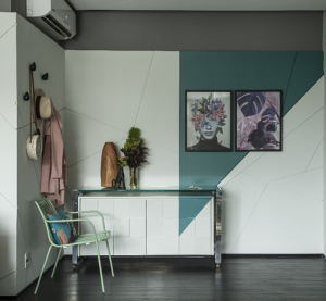Parede de drywall com cortes geométricos