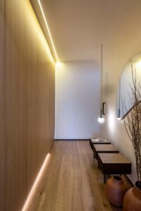 hall de entrada com iluminação acolhedora